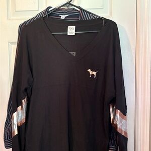 Black V-Neck Long Sleeve Top with Dog‎ Logo